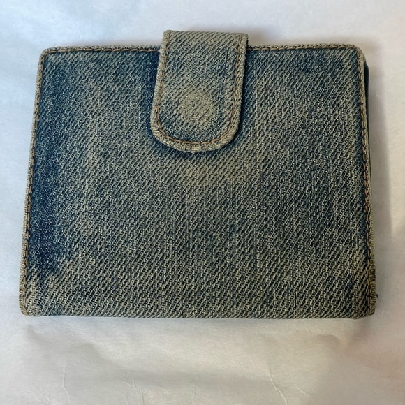 VERY RARE Chanel Vintage Denim CC Compact Wallet - Picture 3 of 16